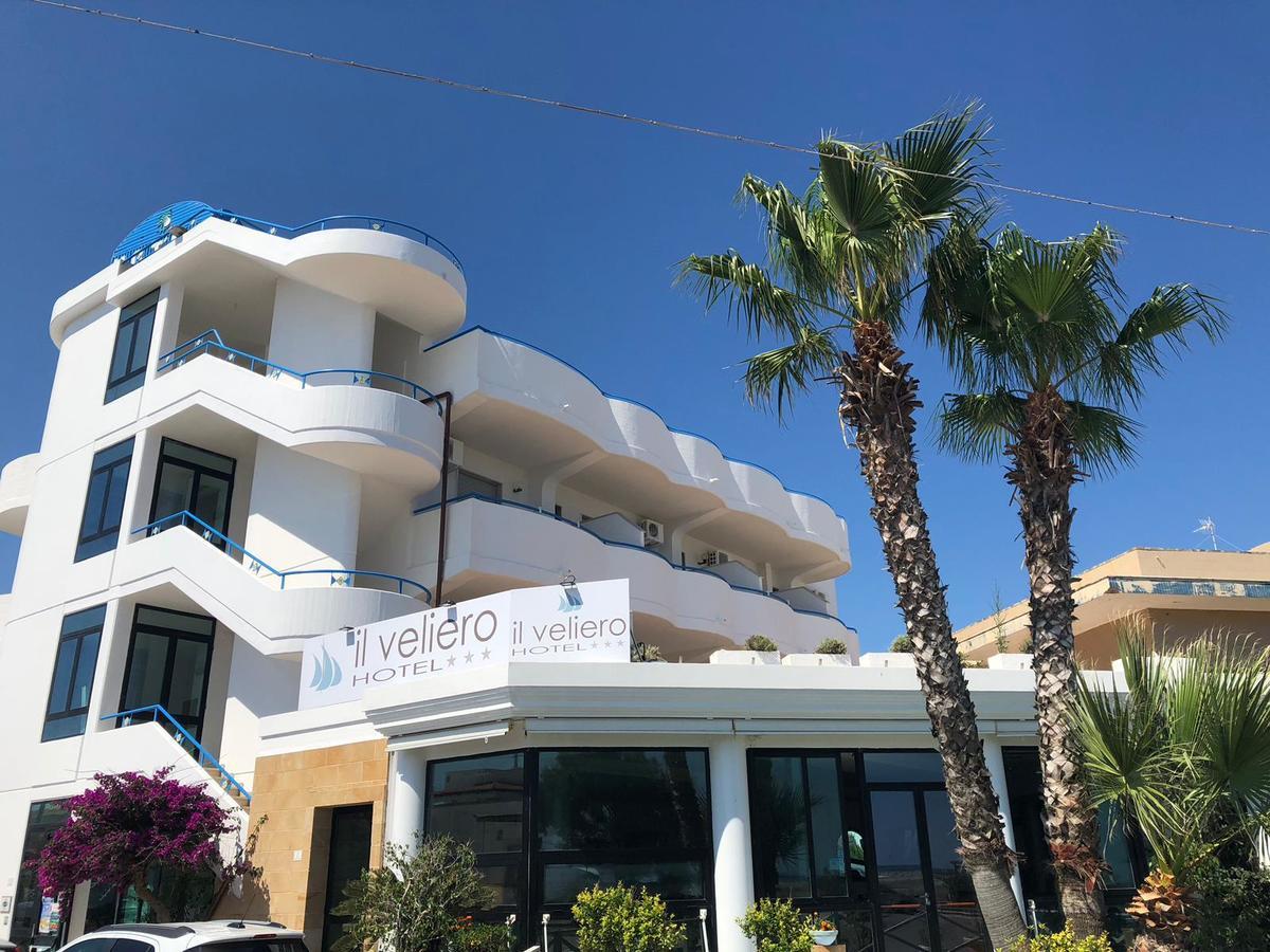 Hotel Il Veliero Торре-Сан-Джованни-Удженто Экстерьер фото