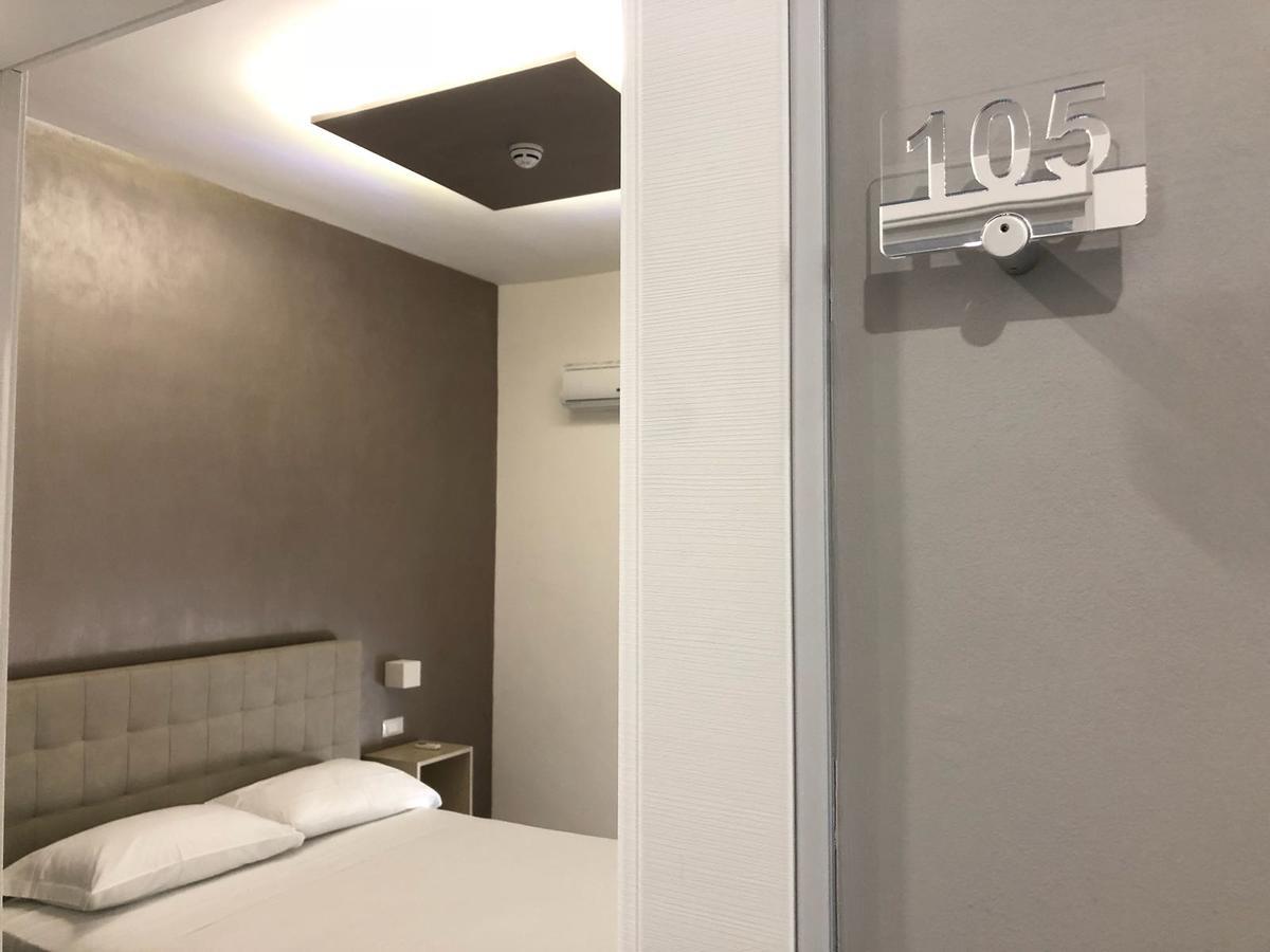 Hotel Il Veliero Торре-Сан-Джованни-Удженто Экстерьер фото