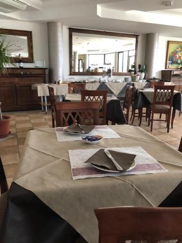 Hotel Il Veliero Торре-Сан-Джованни-Удженто Экстерьер фото