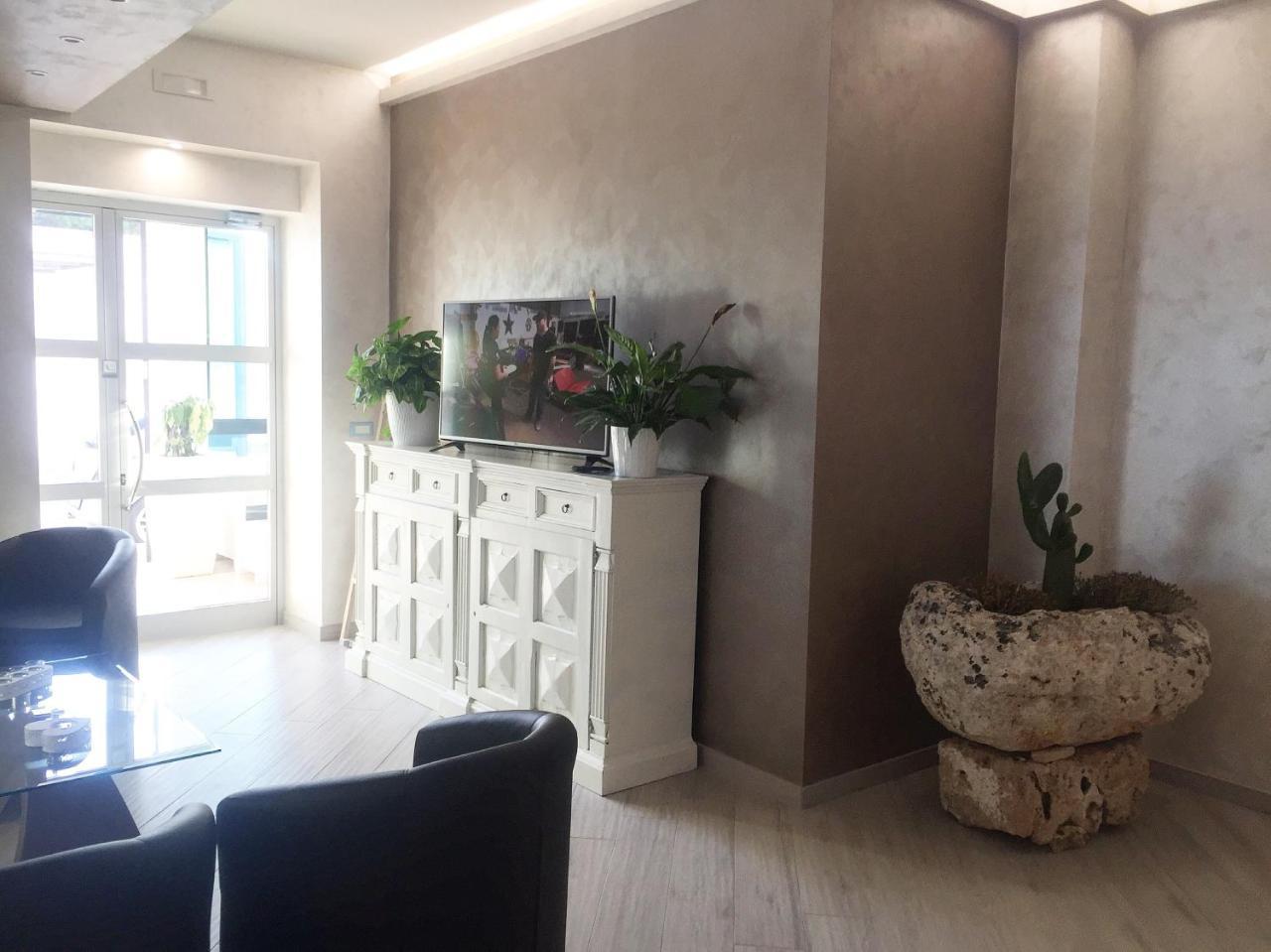 Hotel Il Veliero Торре-Сан-Джованни-Удженто Экстерьер фото
